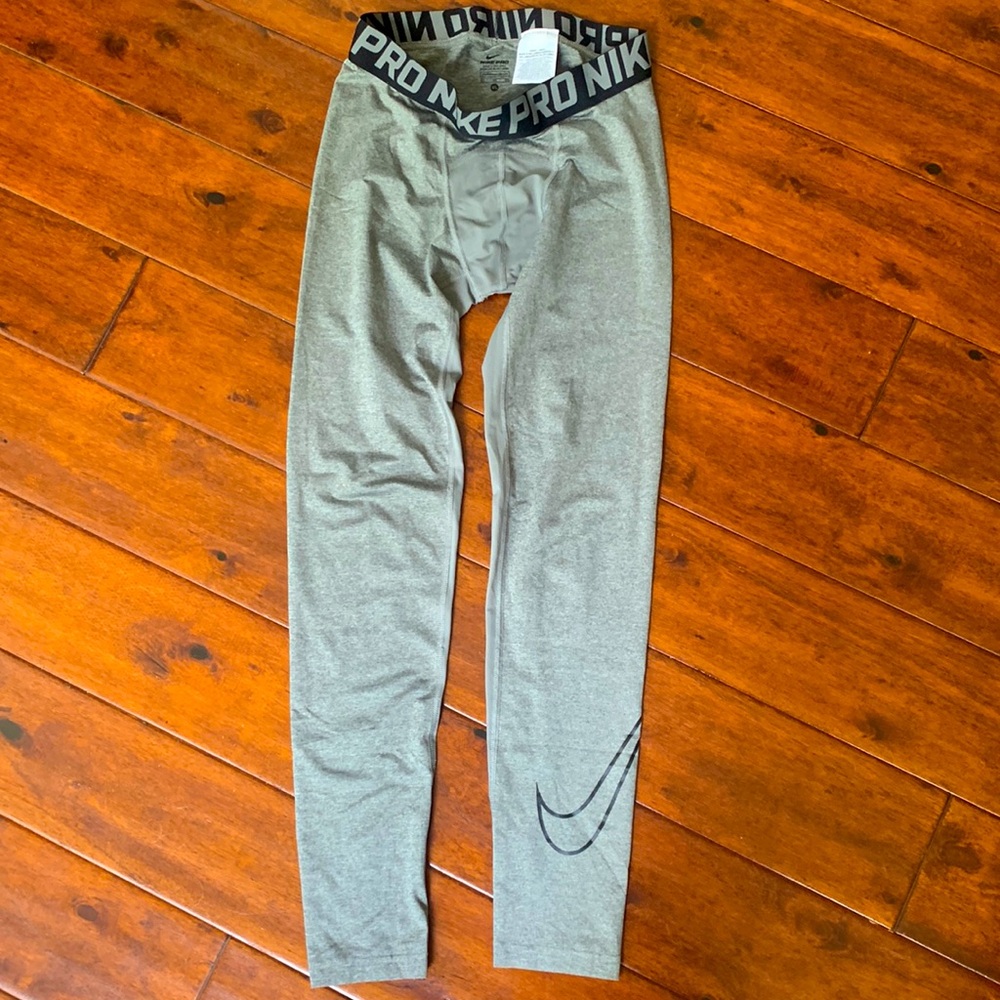 Nike Pro boys leggings. Size xl. Washed but never worn. Excellent condition